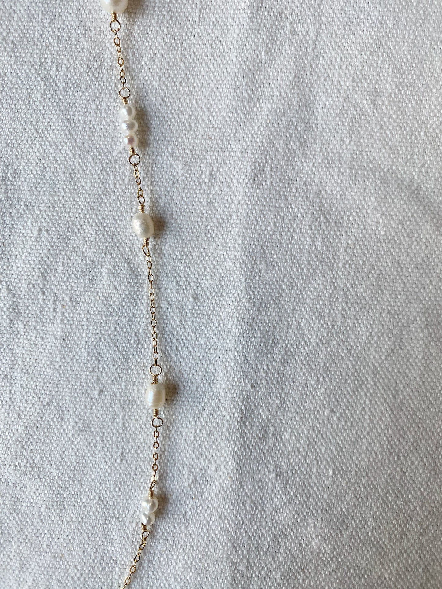 Holly Pearl Necklace