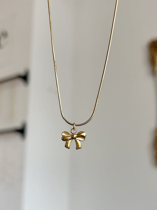 Bow Necklace