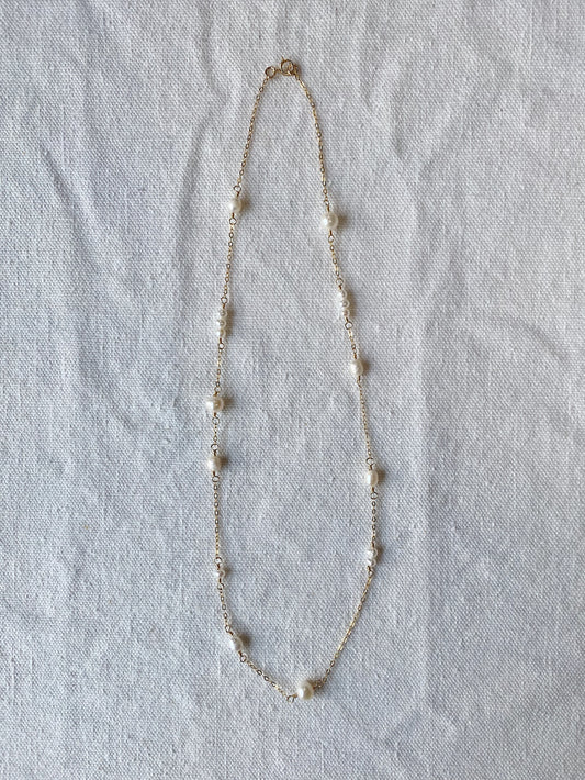 Holly Pearl Necklace