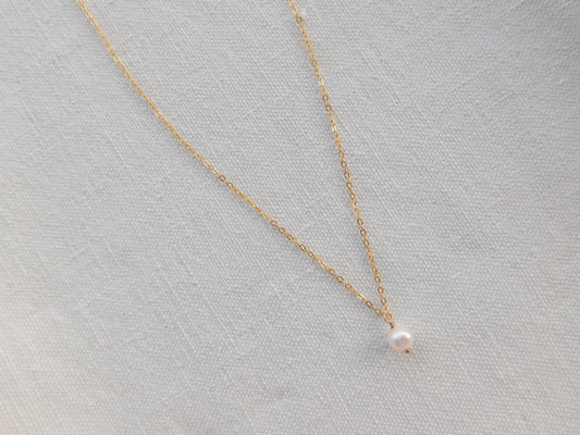 Simple Pearl Necklace